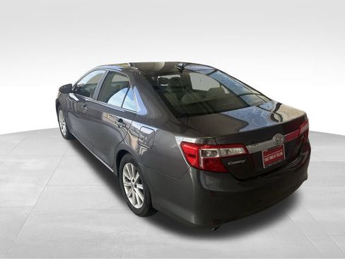 Used 2014 Toyota Camry XLE image 8