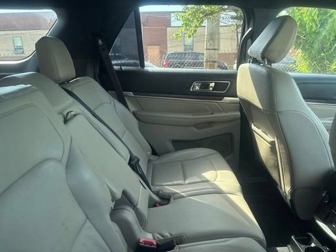 Used 2018 Ford Explorer Limited w/ Equipment Group 301A AWD/4WD image 9