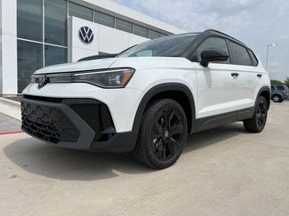 New 2025 Volkswagen Taos SE video 2