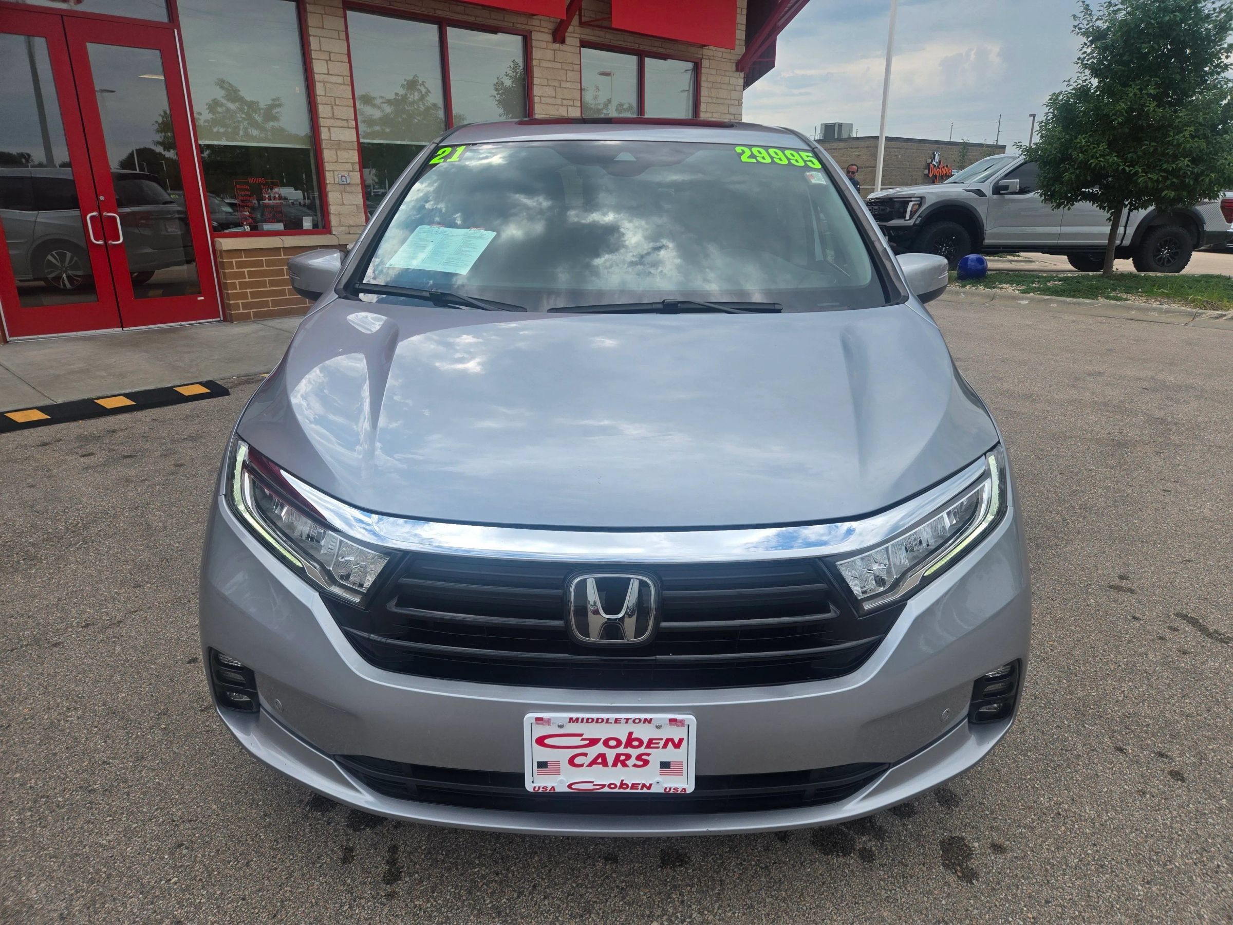 Used 2021 Honda Odyssey Touring image 2