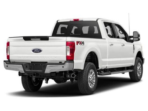 Used 2019 Ford F250 XLT w/ FX4 Off-Road Package AWD/4WD image 3