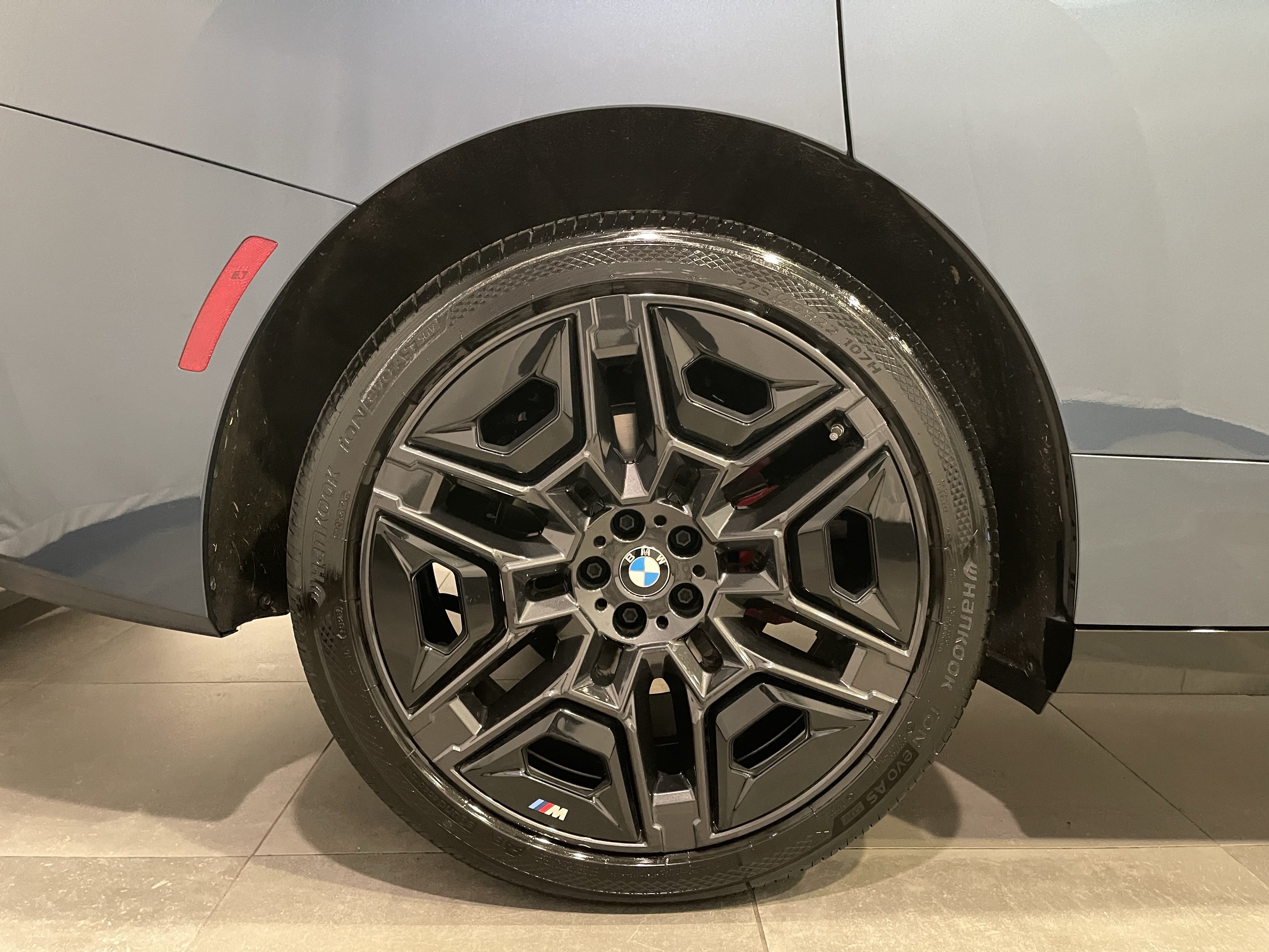 Used 2026 BMW iX xDrive45 w/ M Sport Package AWD/4WD image 9