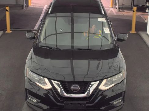 Used 2018 Nissan Rogue SL FWD image 2