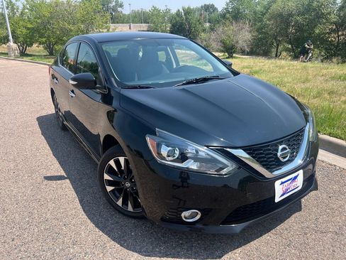 Used 2019 Nissan Sentra SR FWD image 1