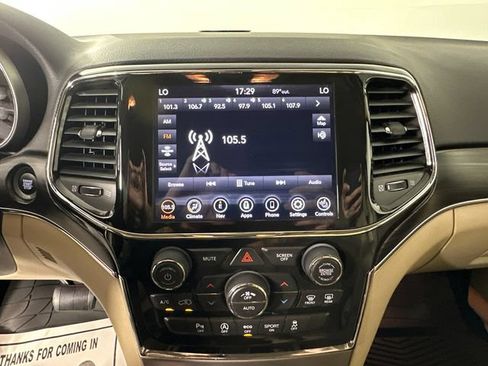 Certified 2021 Jeep Grand Cherokee Limited AWD/4WD image 32