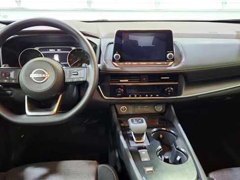 Certified 2023 Nissan Rogue SV image 22