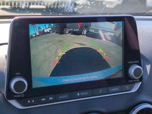 Used 2025 Nissan Sentra SV image 17