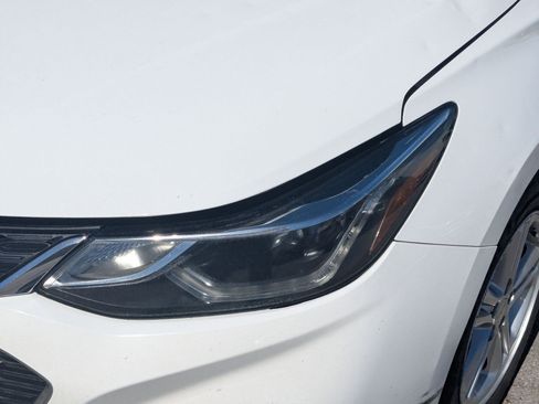 Used 2017 Chevrolet Cruze LT image 12