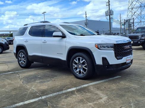 Used 2023 GMC Acadia SLT AWD/4WD image 2