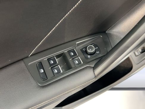 Used 2024 Volkswagen Tiguan SEL R-Line image 13