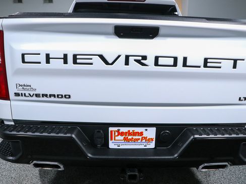 Used 2021 Chevrolet Silverado 1500 LT Trail Boss w/ Bed Protection Package AWD/4WD image 8