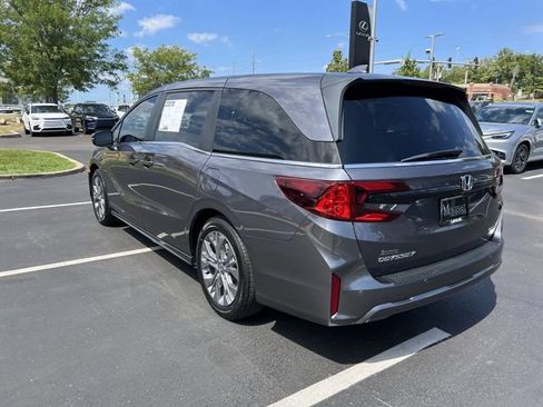 Used 2025 Honda Odyssey Touring image 5