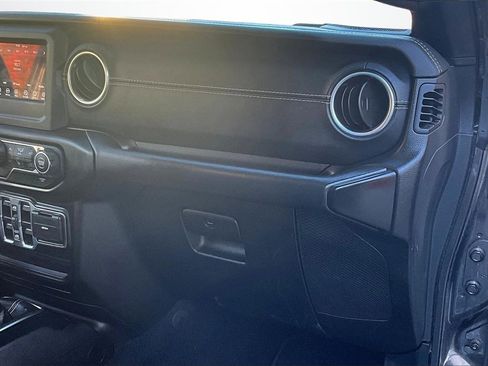 Used 2020 Jeep Gladiator Overland w/ LED Lighting Group image 24