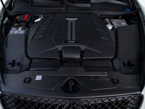 Certified 2025 Bentley Bentayga image 49