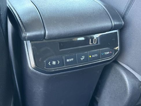 Used 2023 Toyota Highlander LE image 7