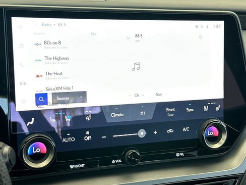 Used 2025 Lexus TX 500h AWD w/ Technology Package image 21