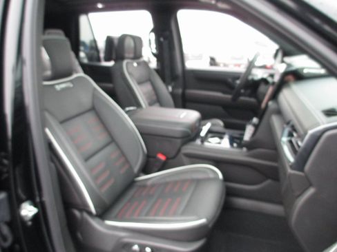 Used 2025 GMC Yukon AT4 Ultimate image 25