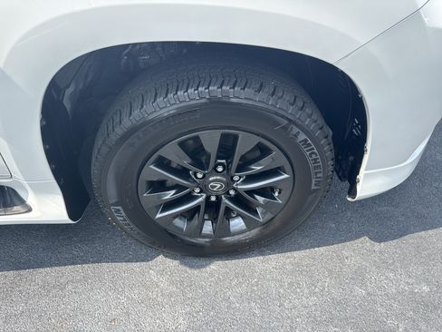 Used 2021 Lexus GX 460 Premium w/ Premium Package AWD/4WD image 10