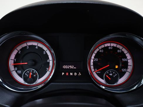 Used 2017 Dodge Grand Caravan SXT FWD image 37