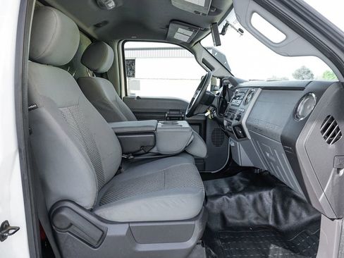 Used 2015 Ford F550 2WD Regular Cab Super Duty image 50