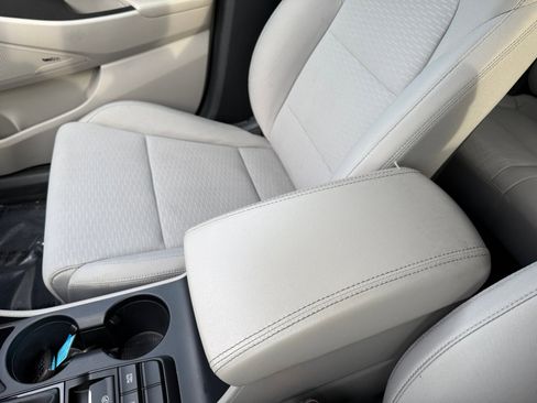 Used 2019 Hyundai Tucson Sport image 14