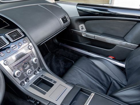 Used 2009 Aston Martin DB9 Volante RWD image 9