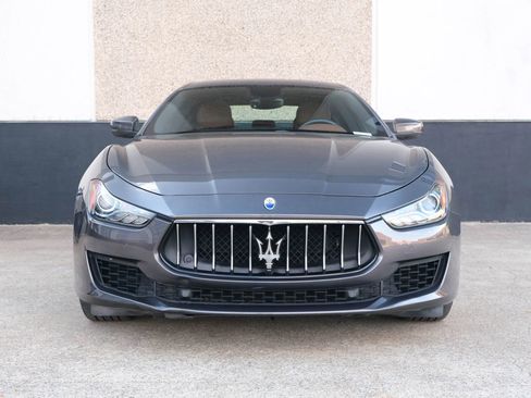 Used 2018 Maserati Ghibli Sedan 4D image 2