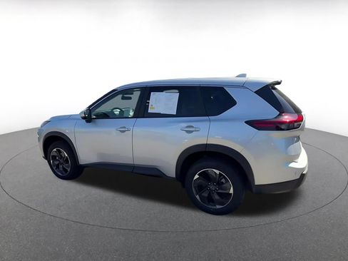 Used 2025 Nissan Rogue SV FWD image 8