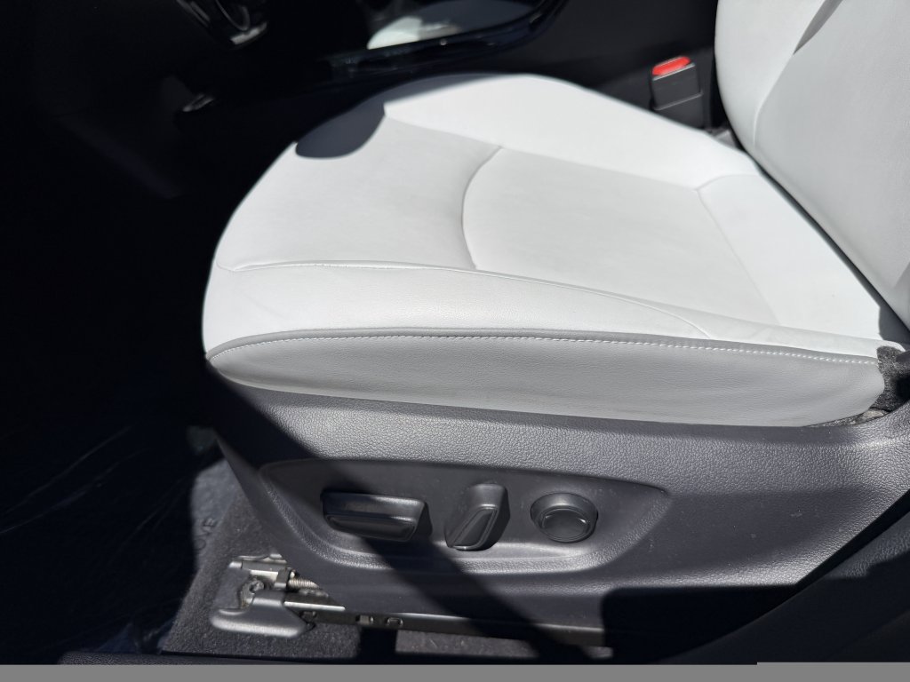 Used 2020 Toyota Prius Prime XLE FWD image 28
