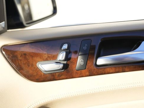 Used 2017 Mercedes-Benz GLE 400 4MATIC image 38