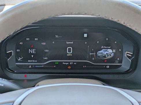 Used 2023 GMC Yukon XL Denali AWD/4WD image 11
