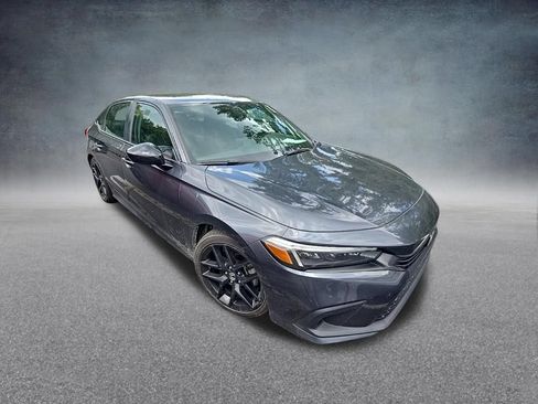 Used 2022 Honda Civic Sport image 2