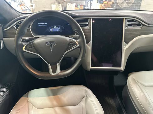 Used 2015 Tesla Model S AWD image 19