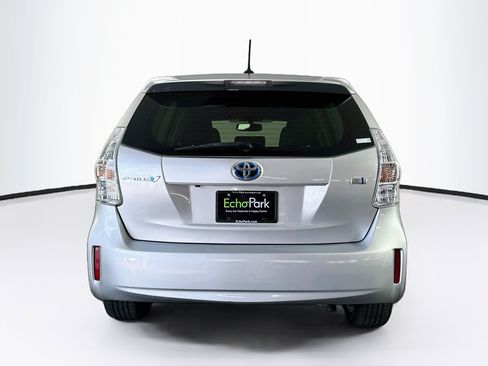 Used 2014 Toyota Prius V Five FWD image 7