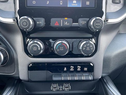 New 2026 RAM 1500 Express AWD/4WD image 16