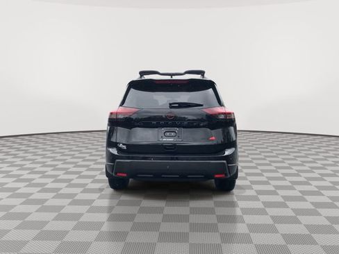 Certified 2025 Nissan Rogue SV image 9