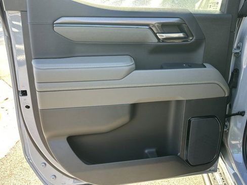 Used 2025 Chevrolet Silverado 1500 ZR2 w/ Technology Package image 23