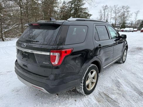 Used 2017 Ford Explorer XLT w/ Equipment Group 202A image 2