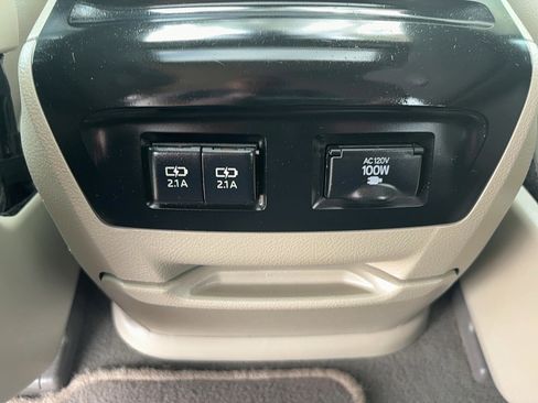 Used 2020 Toyota Sienna XLE w/ XLE Navigation Package image 14