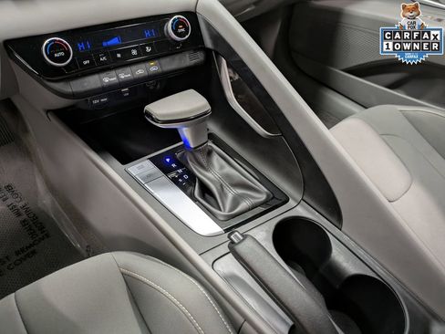 Used 2023 Hyundai Elantra SEL image 14
