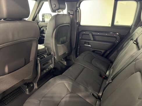 New 2026 Land Rover Defender 110 X-Dynamic SE image 21