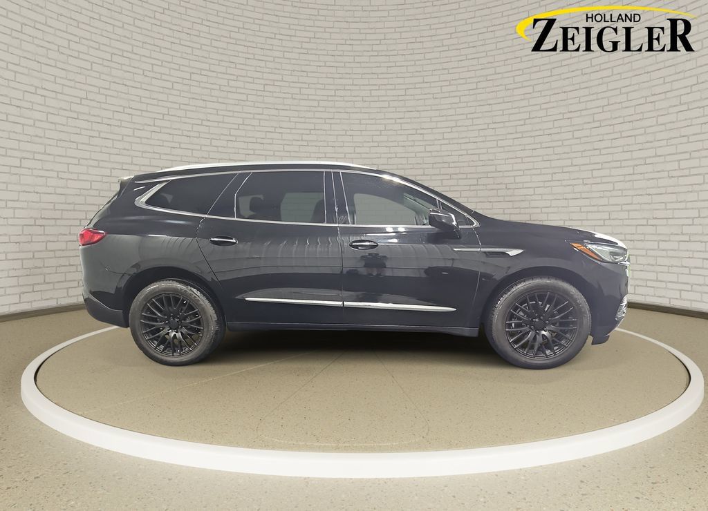Used 2021 Buick Enclave Essence w/ Sound and Sites Package AWD/4WD image 4
