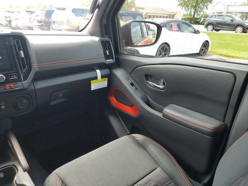 Used 2025 Nissan Frontier PRO-4X w/ Interior Protection Package AWD/4WD image 7