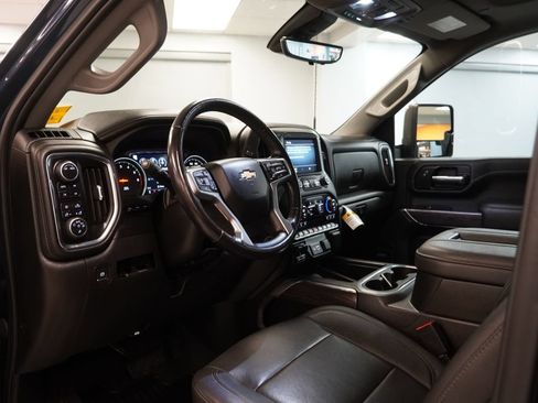 Used 2022 Chevrolet Silverado 2500 LTZ w/ LTZ Convenience Package AWD/4WD image 7