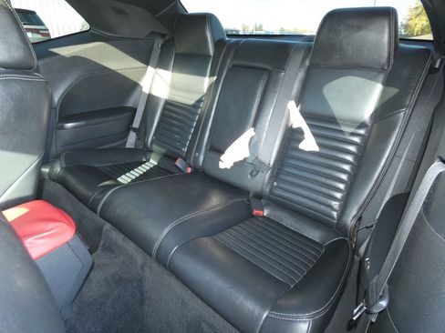 Used 2010 Dodge Challenger SE image 25