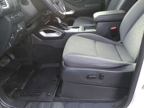 Used 2022 Nissan Frontier SV image 12