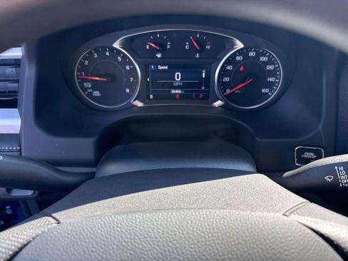 Used 2023 GMC Acadia SLE w/ Driver Convenience Package image 10