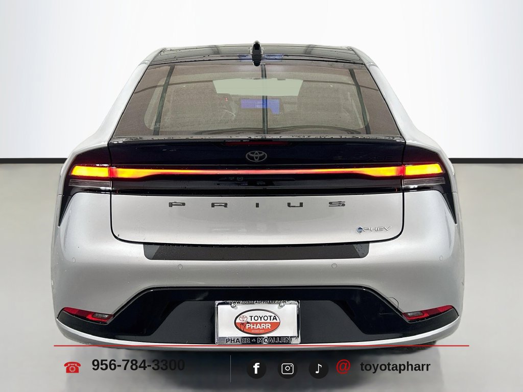 New 2027 Toyota Prius Plug-In Hybrid FWD image 6
