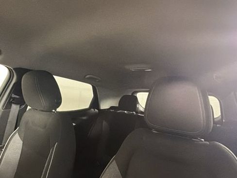 Used 2022 Chevrolet TrailBlazer LT FWD image 12