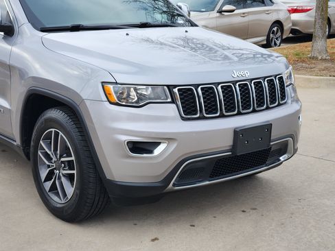 Used 2019 Jeep Grand Cherokee Limited image 7